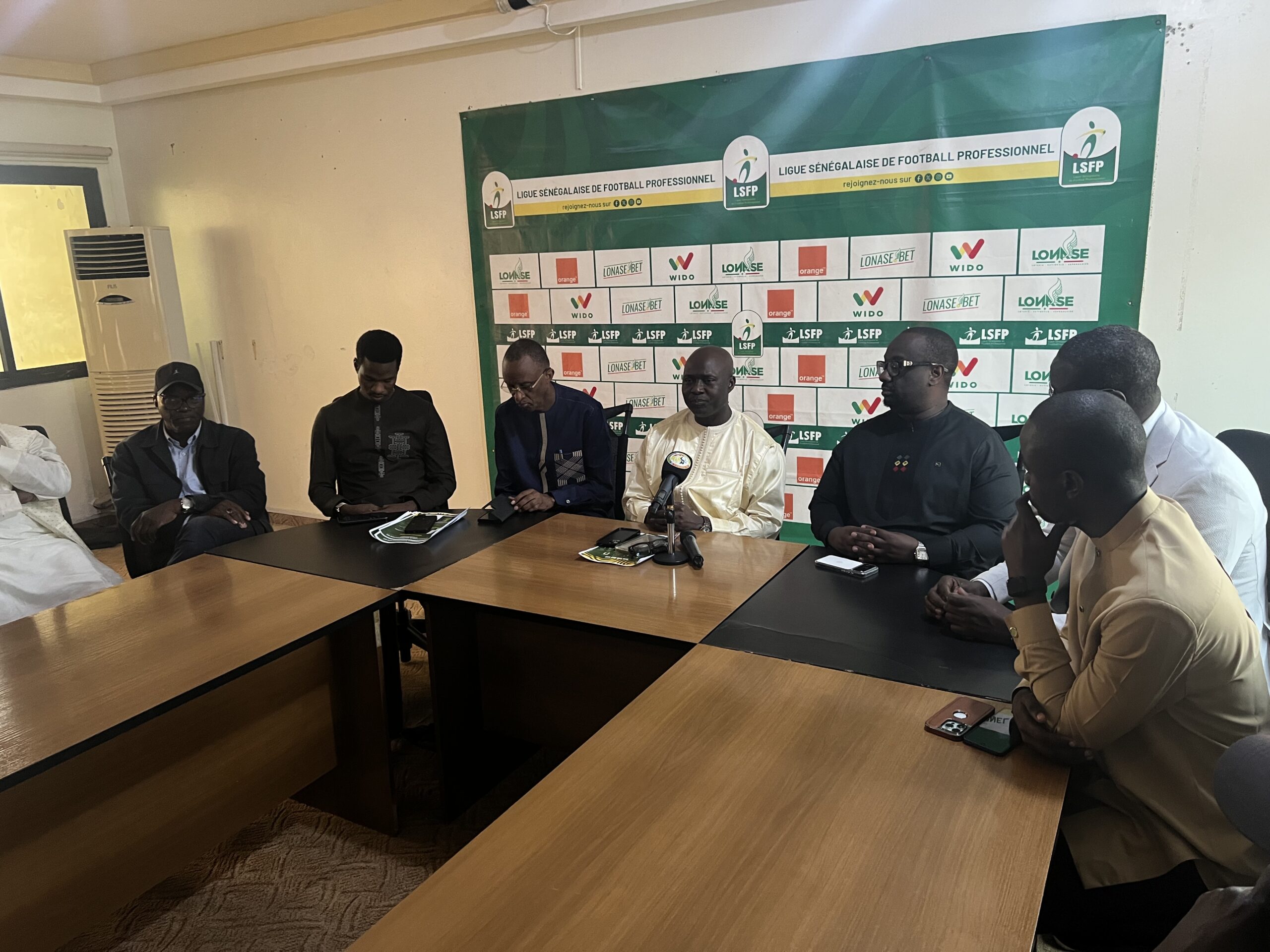 Visite du Président de la FSF au siège de la Ligue sénégalaise de football professionnel et de la Ligue de Dakar