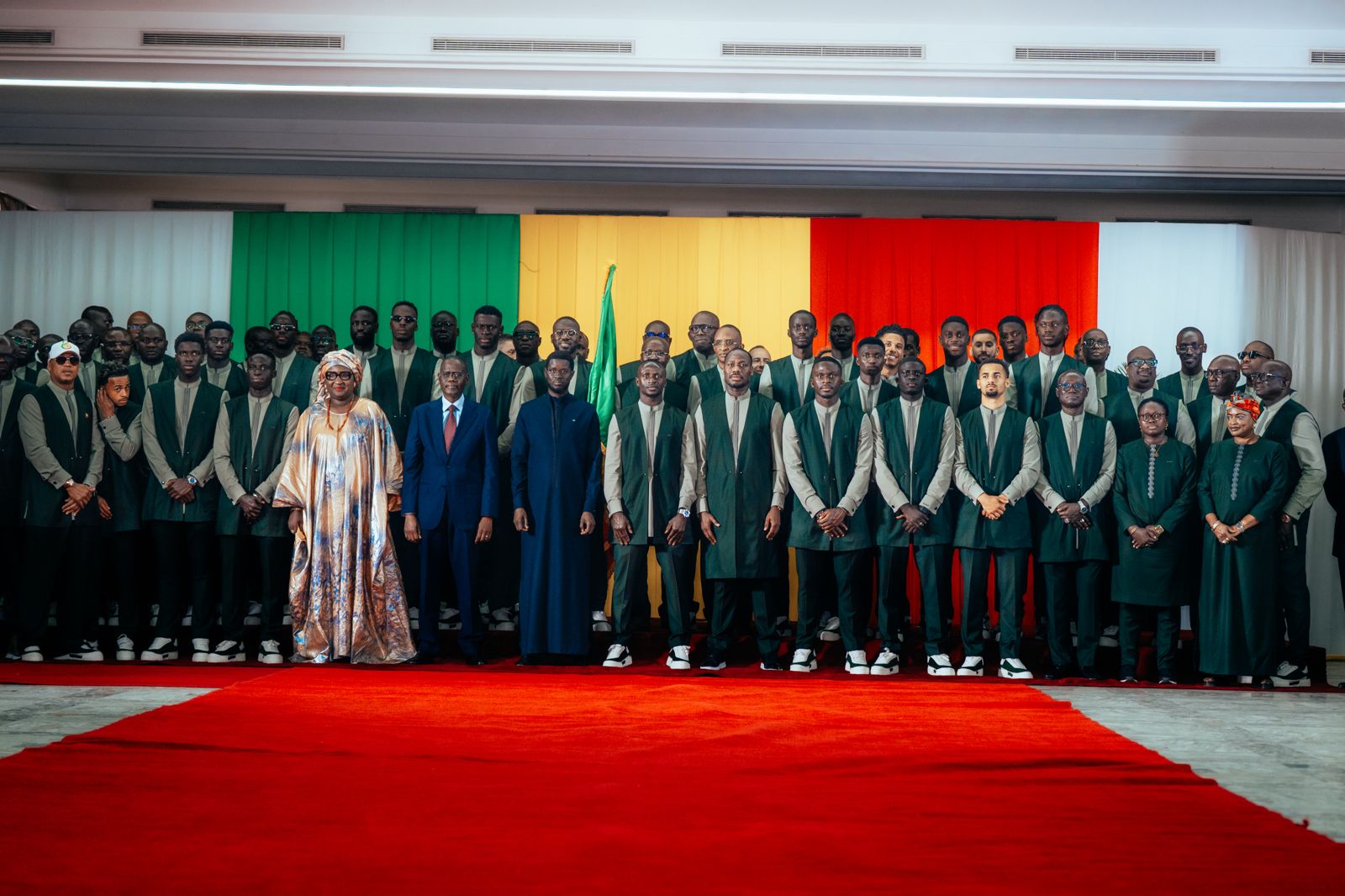 Remise du drapeau national : les Lions du Sénégal galvanisés avant le Mondial 2026